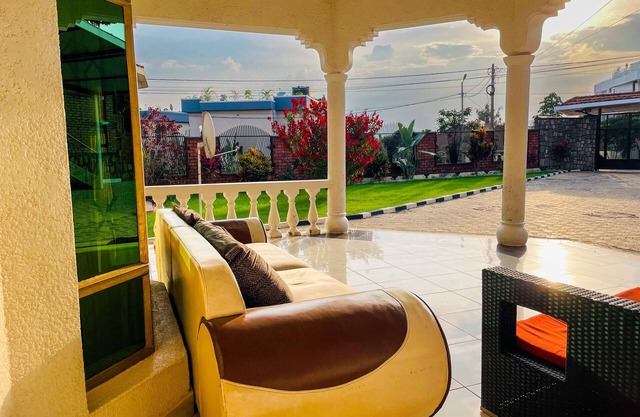 HOUSE OF MEMORIES: 4 bedrooms, 4 beds, 4 bathrooms. Ideal for your holidays