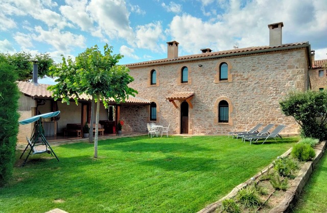 House of the segle XIX rehabilitated, però amb l'escència d'abans