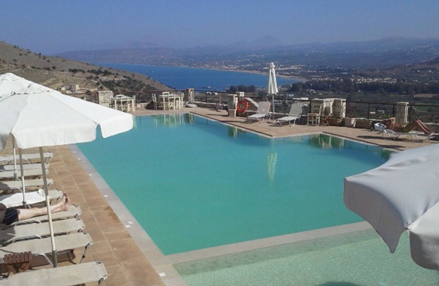 house on a hill, exceptional view between Chania and Rethymnon