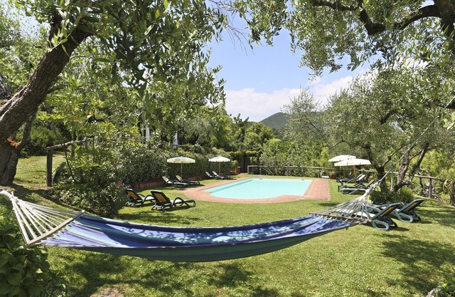 House Orfeo in stunning property with pool on Lucca hills