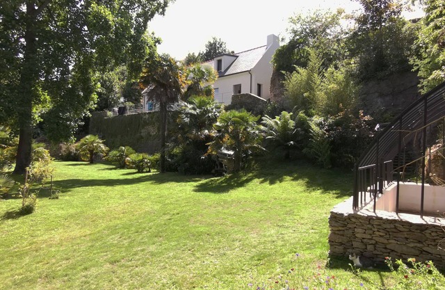 House Orgo> Villa 150 m2 in garden with palm trees, near the port of Palais