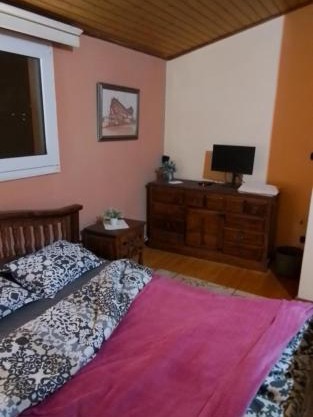 House Pallini metro station 8 min to Airportst 200 meter from House Please info and Honest costumers only