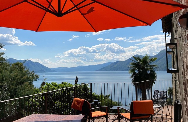 House Rustico LAC MAJEUR-ITALIA -Maccagno (near Borromean Islands-Milan)5 p