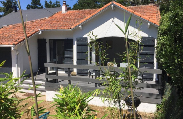 House with gardens La Baule 400m beach and shops 4/6 pers.