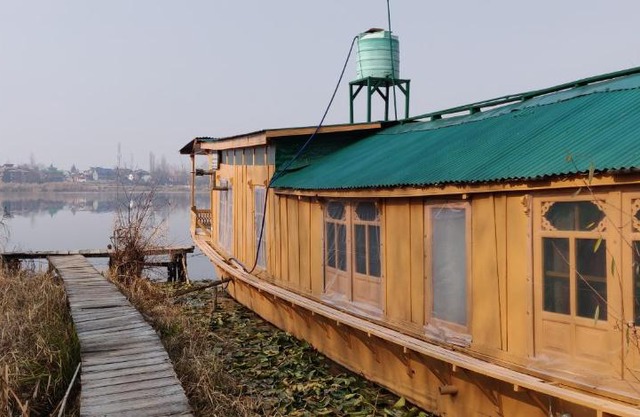 Houseboat Kohisar