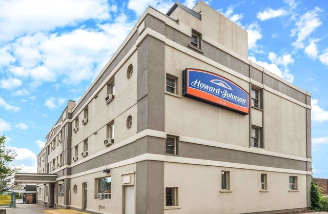 Howard Johnson by Wyndham Toronto Downtown West
