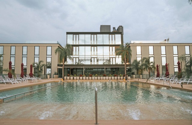 Howard Johnson Plaza La Ribera