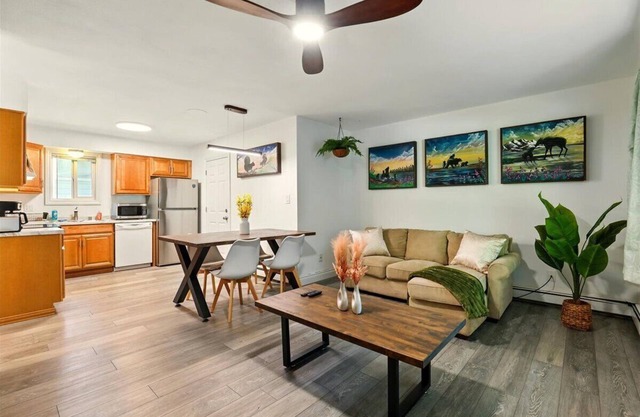 Hugs In The Dusk - 2 Beds 1 Bath unit—one side of a duplex in Midtown Anchorage.