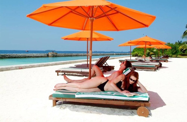 Hulhule Island Hotel