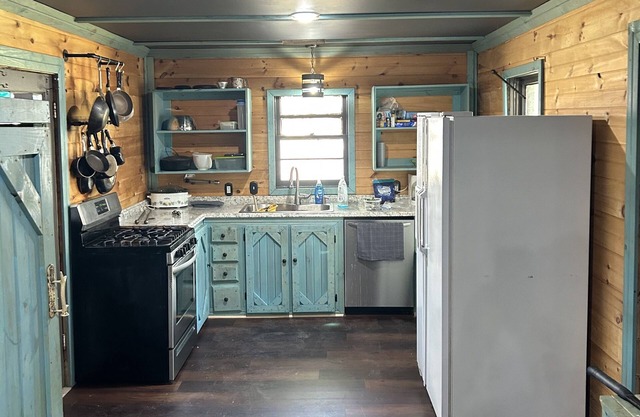 Hunting lodge special 15 minutes from cache river NWR