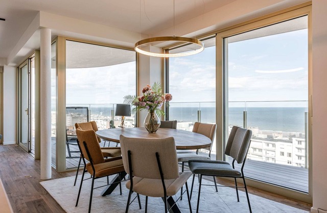 Huswell - Spacious sea view apartment with terrace