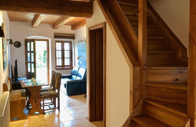 Hutterite Home Apartment - Full comfort, close to Bratislava, Vienna, and Brno.