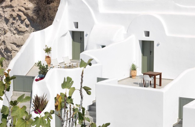 Hyposkafa Cave Houses #AuthenticSantorinianLiving