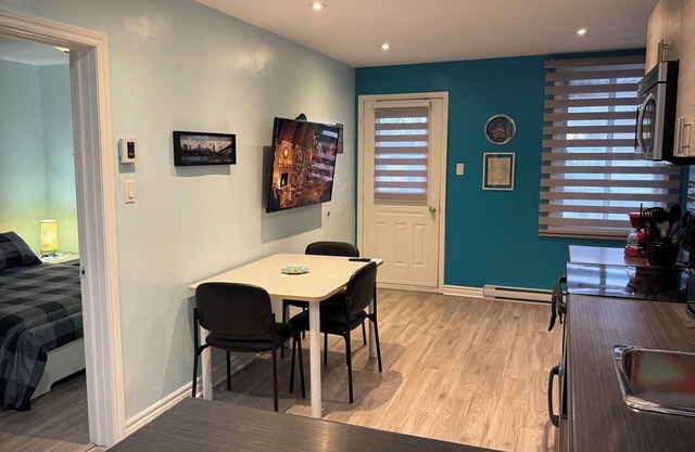 I-Cosy & Bright Apartment near Old Port Montreal/South Shore