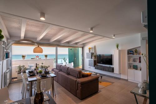 "I MORI LUXORY APARTMENTS" - Attico mansardato con incantevole vista mare