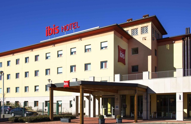 Ibis Como