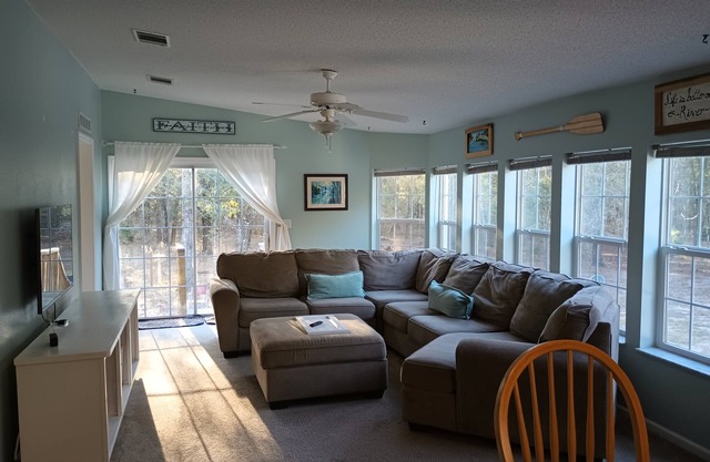 Ichetucknee & Ginnie Springs, Sante Fe & Suwanee Rivers & Divers Woods Retreat