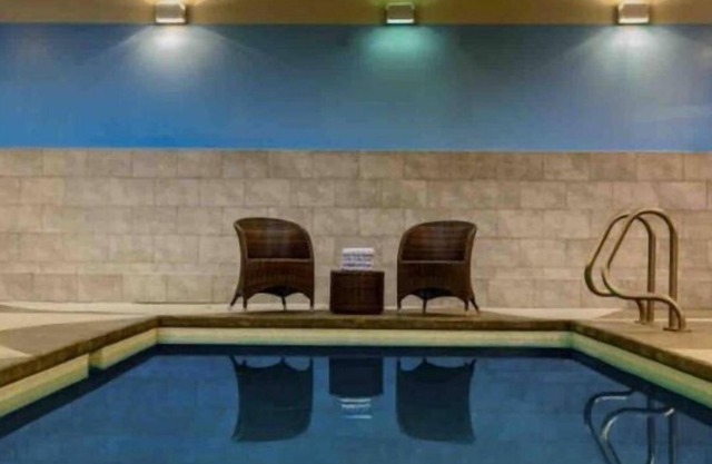 Iconic 900sq penthouse 1BD/1BTH MT view pool/tub