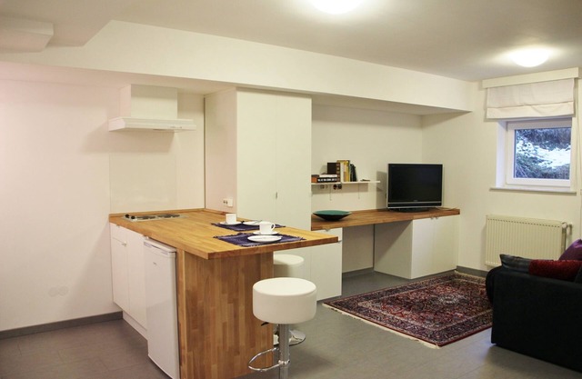Ideal for couples for long and short term rental , special rates for long term rental