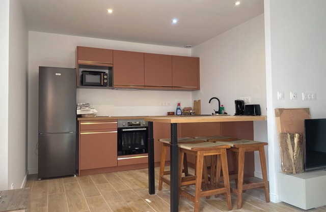 Ideal for your stay in Bordeaux, this adorable townhouse has been completely renovated.