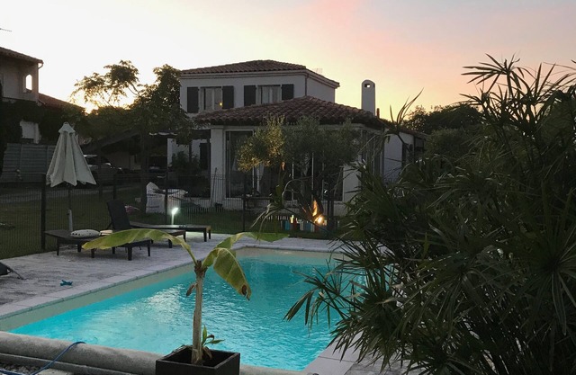 Ideal family villa with swimming pool and pool house, for a cozy holiday