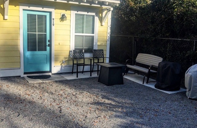 Ideal Location for marine graduation or lowcountry getaway!