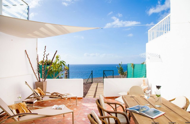 Idyllic holiday home right by the sea with a fantastic panoramic view