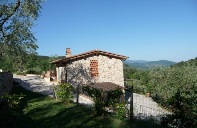 Idyllic little farm in the midst of olive and lemon trees