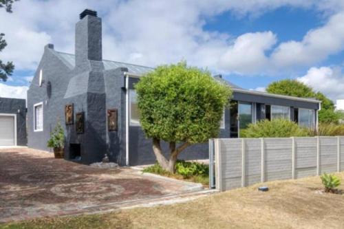 Idyllic seaside escape