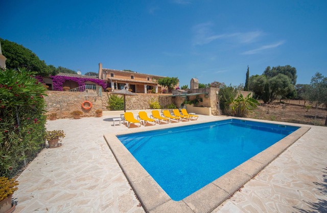 Idyllic villa with terrace and pool — Villa Sa Clota Nova