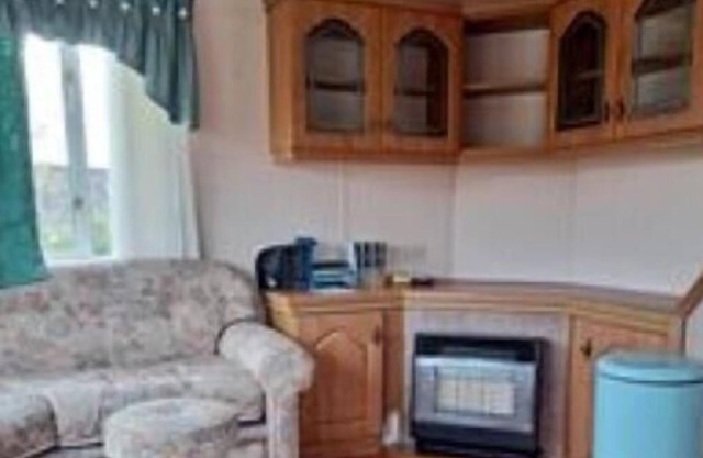Idyllic wild country location at Doire Choill. Good local amenities.