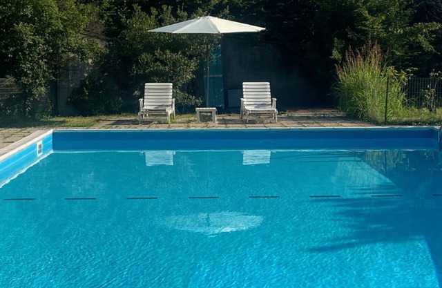 Il Patio, with access to the park and a private pool.