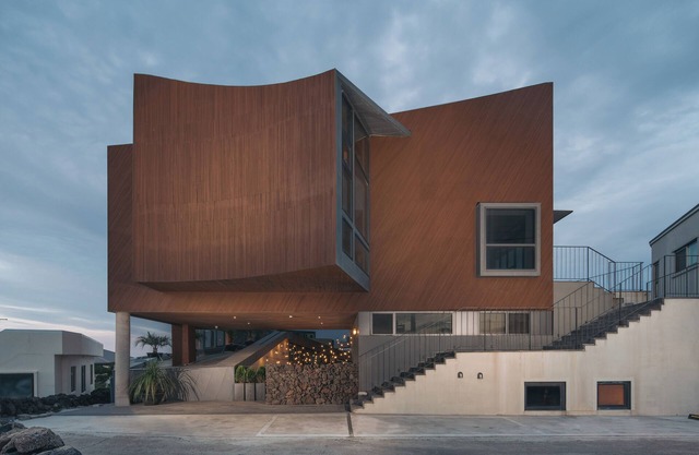 ilsanghosa A+B : Architect’s Luxury Beach House