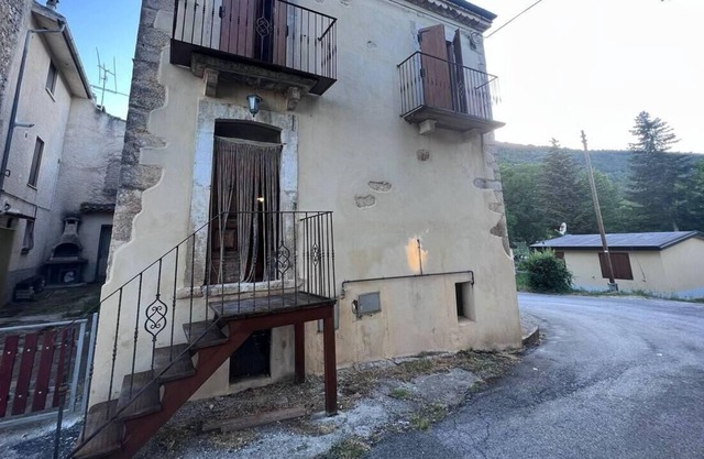 Immaculate 2-Bed House
