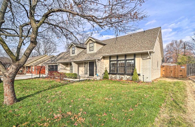 Immaculate Woodland View Retreat with Hot Tub