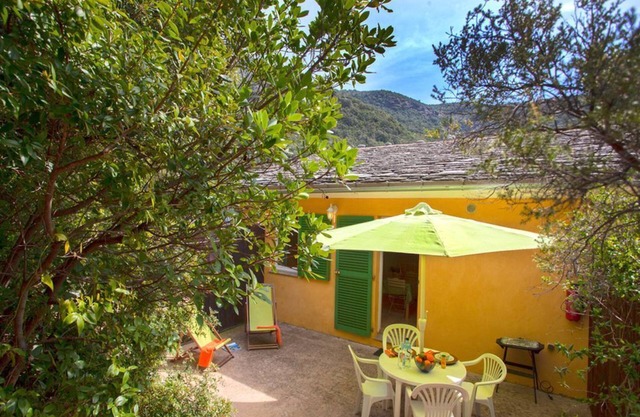 In Maghja, charming studio, 500m from the beach, river and hiking trails.