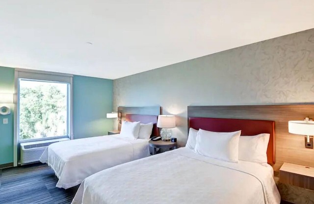 In the Heart of Tampa: Short Drive from Tampa International Airport!