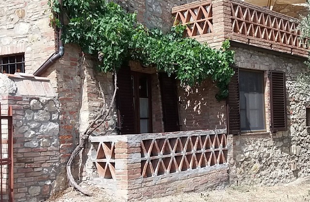 In the quiet of the SENESI CRETES