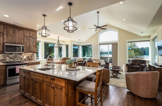 Incredible Lake Front 5 Bdrm 5 Ba Home, Private Dock, Fire Pit, Sure To Please The Entire Family.