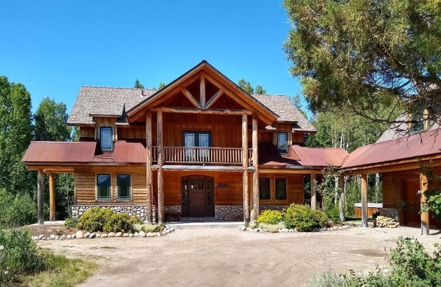 Incredible Large Home Minutes to Skiing, Hiking, Fishing - Sleeps 20