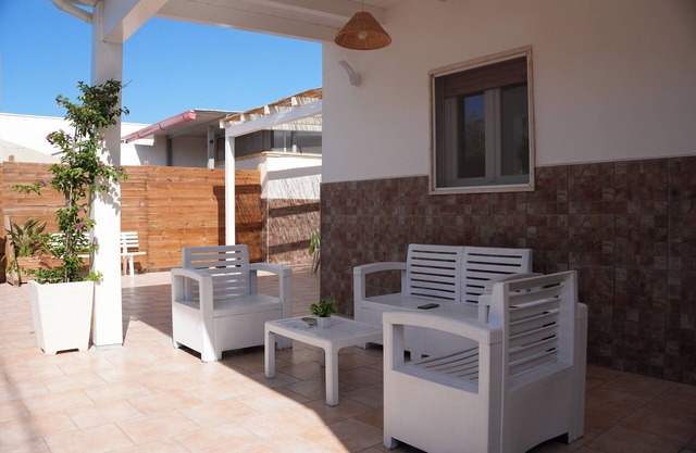 Indipendent villa 400m from the sea with large outdoor space