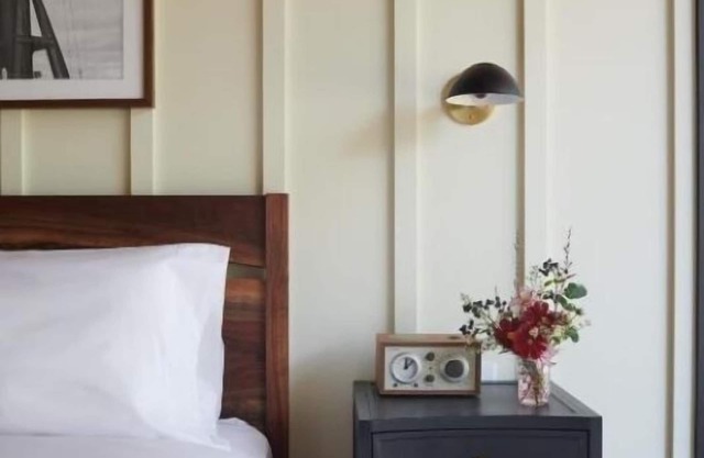 Indulge in Home-Like Comfort! Pets Allowed, Near Hudson River Maritime Museum