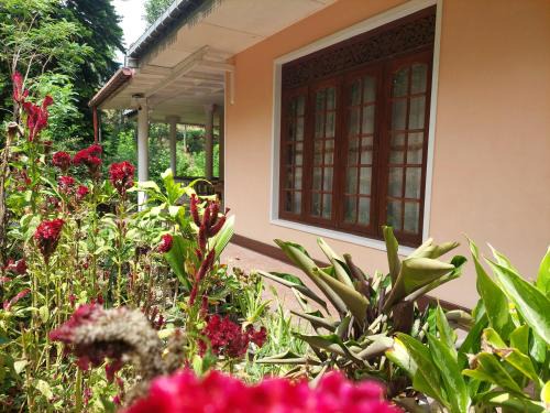 INDUNILA Holiday Inn