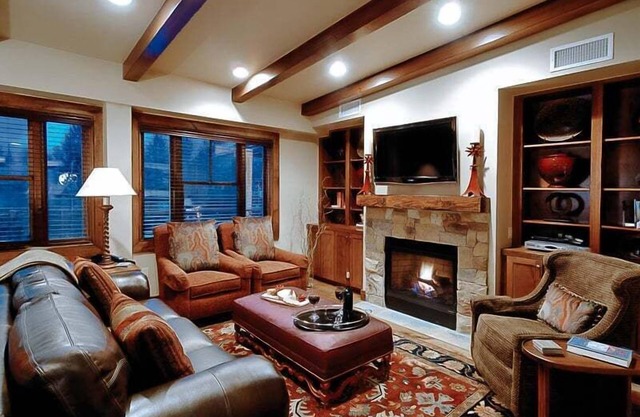 Innsbruck Aspen | Deluxe Two-Bedroom Suite 02 w/Hot tub, Centrally located