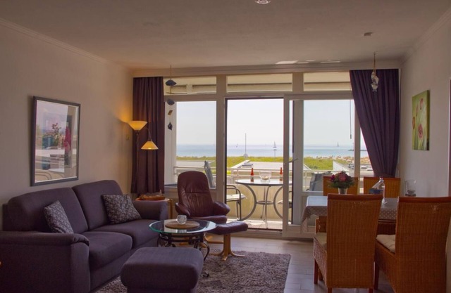 Inselblume 75 - Cozy vacation home with balcony and sea view