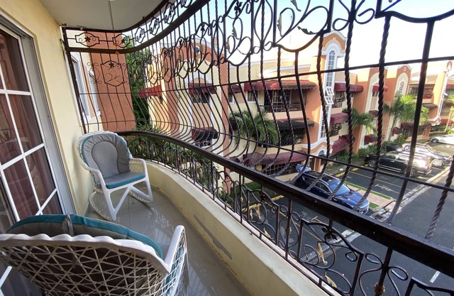 Inviting 3-bedroom Apt in Santo Domingo!