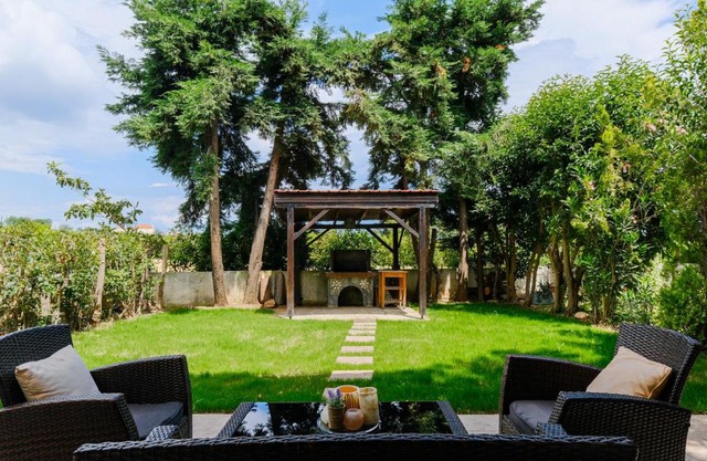 IOLI by halu! 3BD family house with private garden
