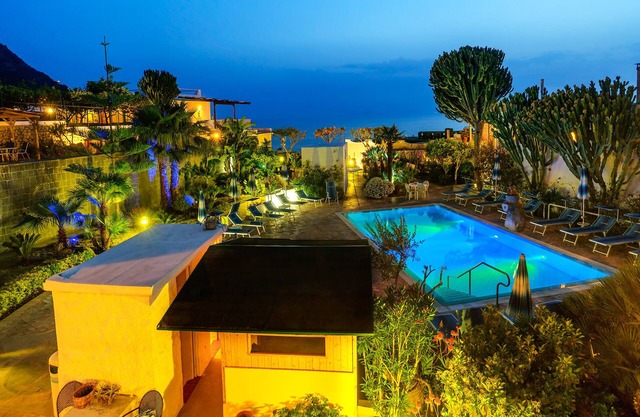 Ischia with breathtaking views, near Poseidon for 3 (double and single)