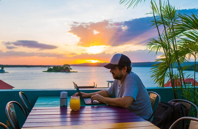 Isla de Flores Hotel