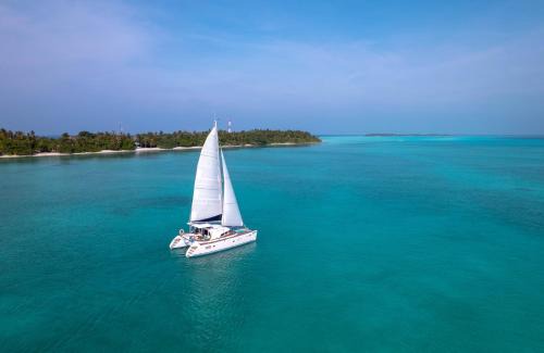 Island Luxury Sailing Yacht- Mobile Home